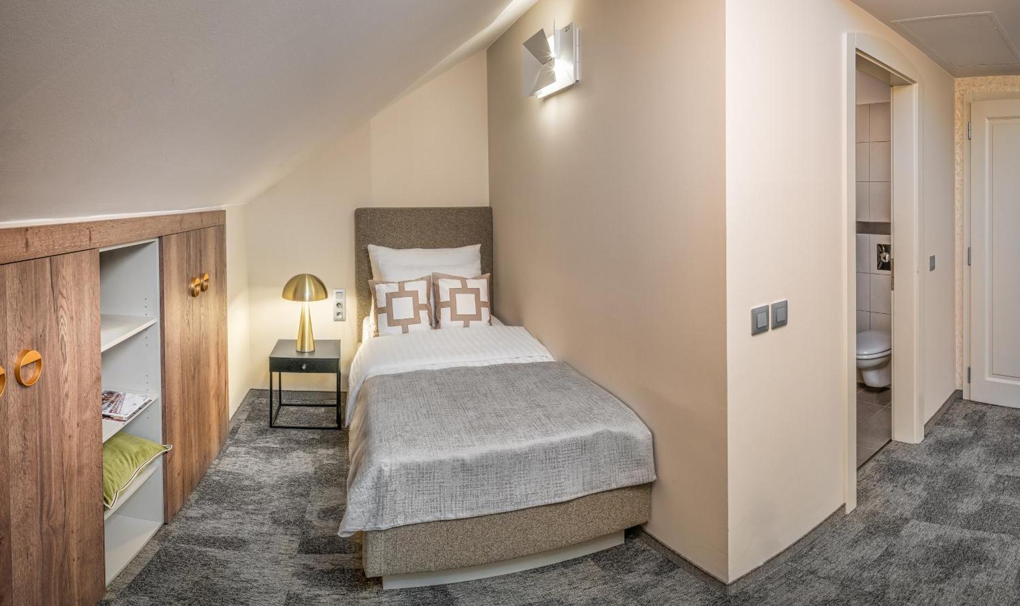 Sovereign Hotel 4*